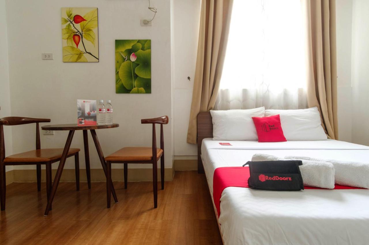 Hotel Reddoorz Near V Mapa Station Manila Exterior foto