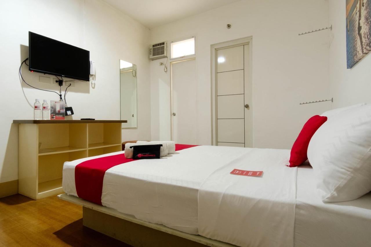 Hotel Reddoorz Near V Mapa Station Manila Exterior foto