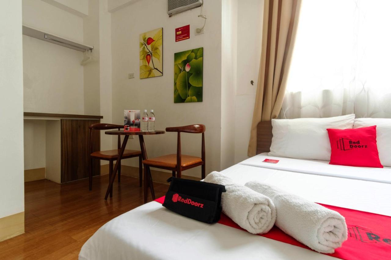 Hotel Reddoorz Near V Mapa Station Manila Exterior foto
